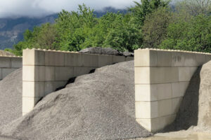 dry bulk material storage bays